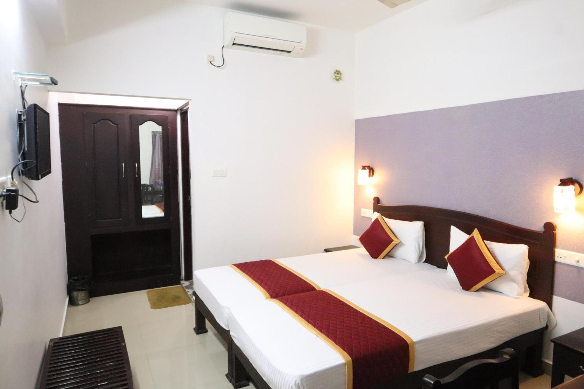 Shanthi Residency Pathanamthitta Luaran gambar